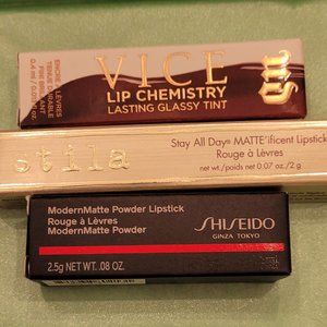 HUGE *NEW* Lipstick Bundle! (12 samples + 4 full size) - *Unopened*